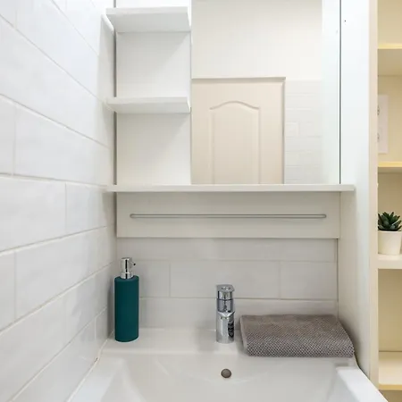 New York Palace Flats