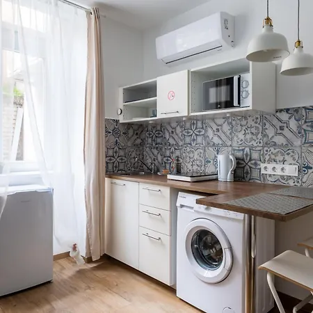 New York Palace Flats *